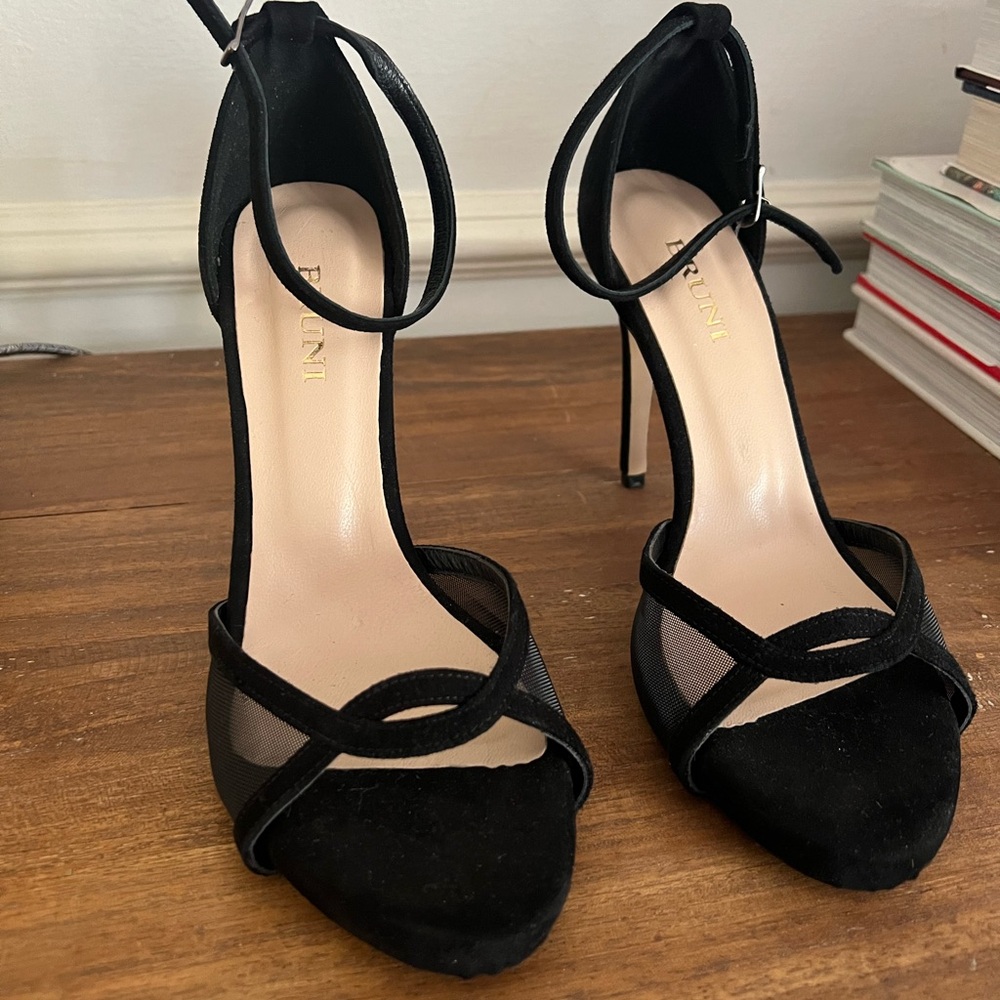 NEVER WORN Bruni Heels